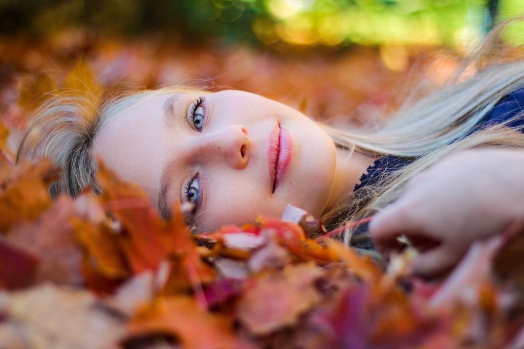 Comment adapter votre routine beauté pour l’automne ? 4 conseils simples !